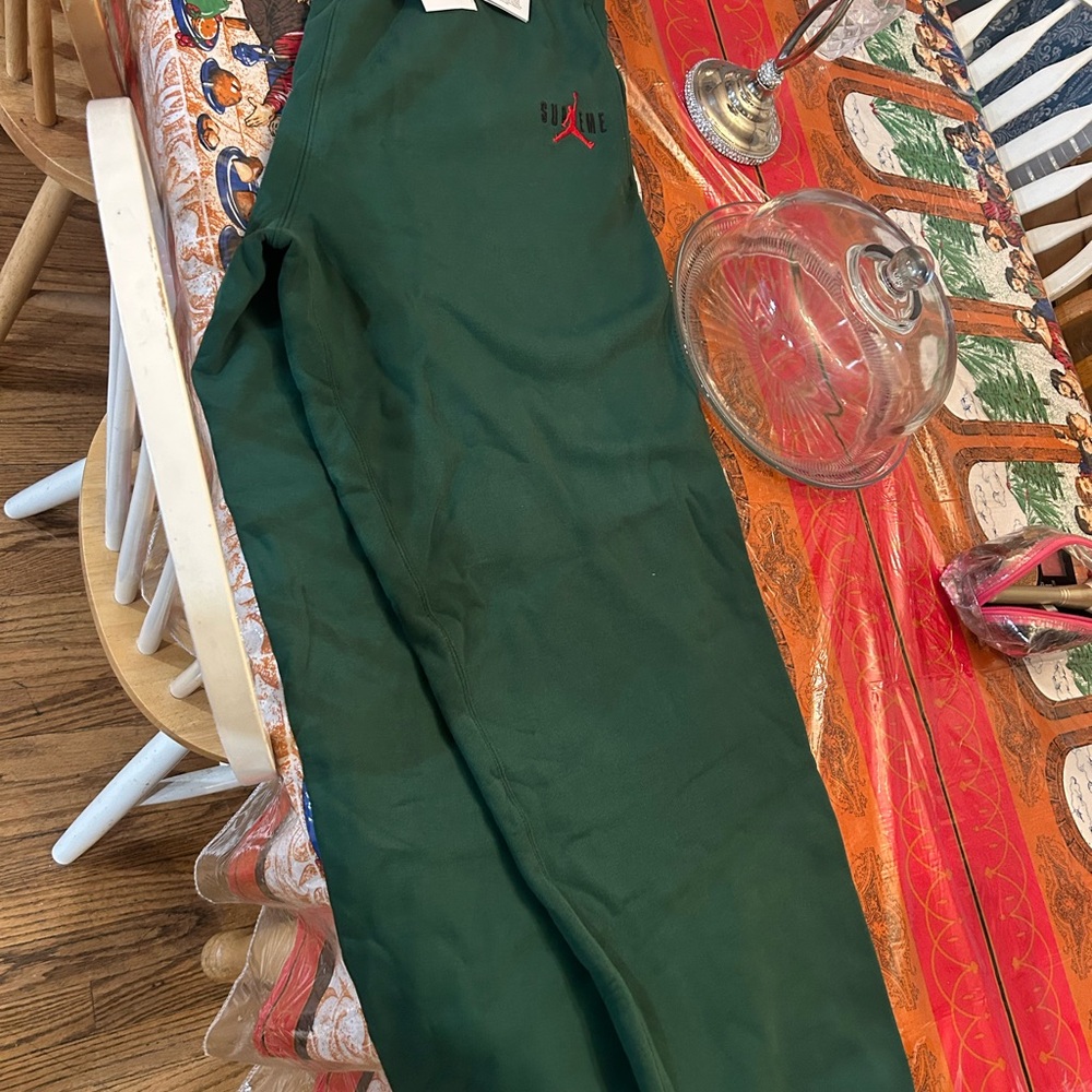 Supreme 2xl pants (new )  $60